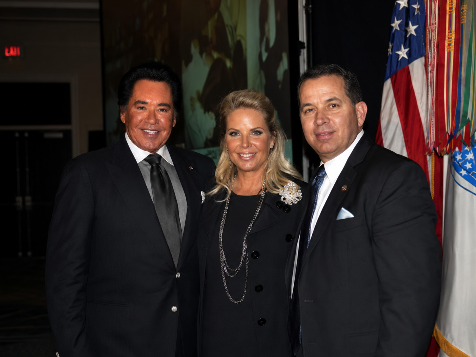 Joe Aldaz with Wayne Newton