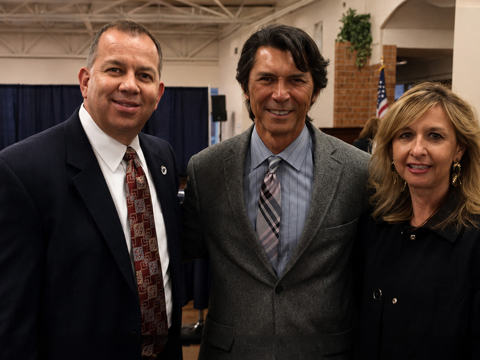 Joe Aldaz with Lou Diamond Phillips